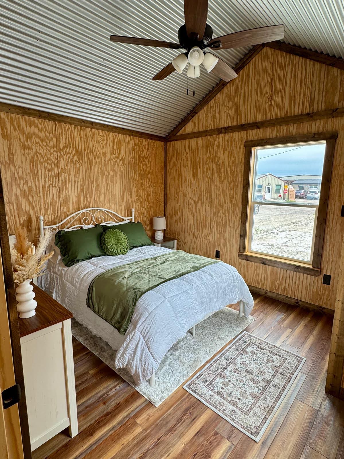 12x32 - 1bed-1bath Efficiency Cabin Model (384 sq.ft) - Image 10